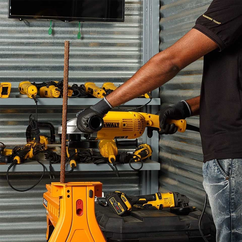 Dewalt DWE492 2200 W 230 mm Büyük Taşlama Makinesi