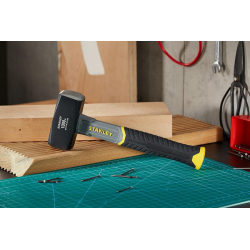 Stanley STHT0-54126 Fiberglass Saplı Balyoz 1 Kg Dayanıklı